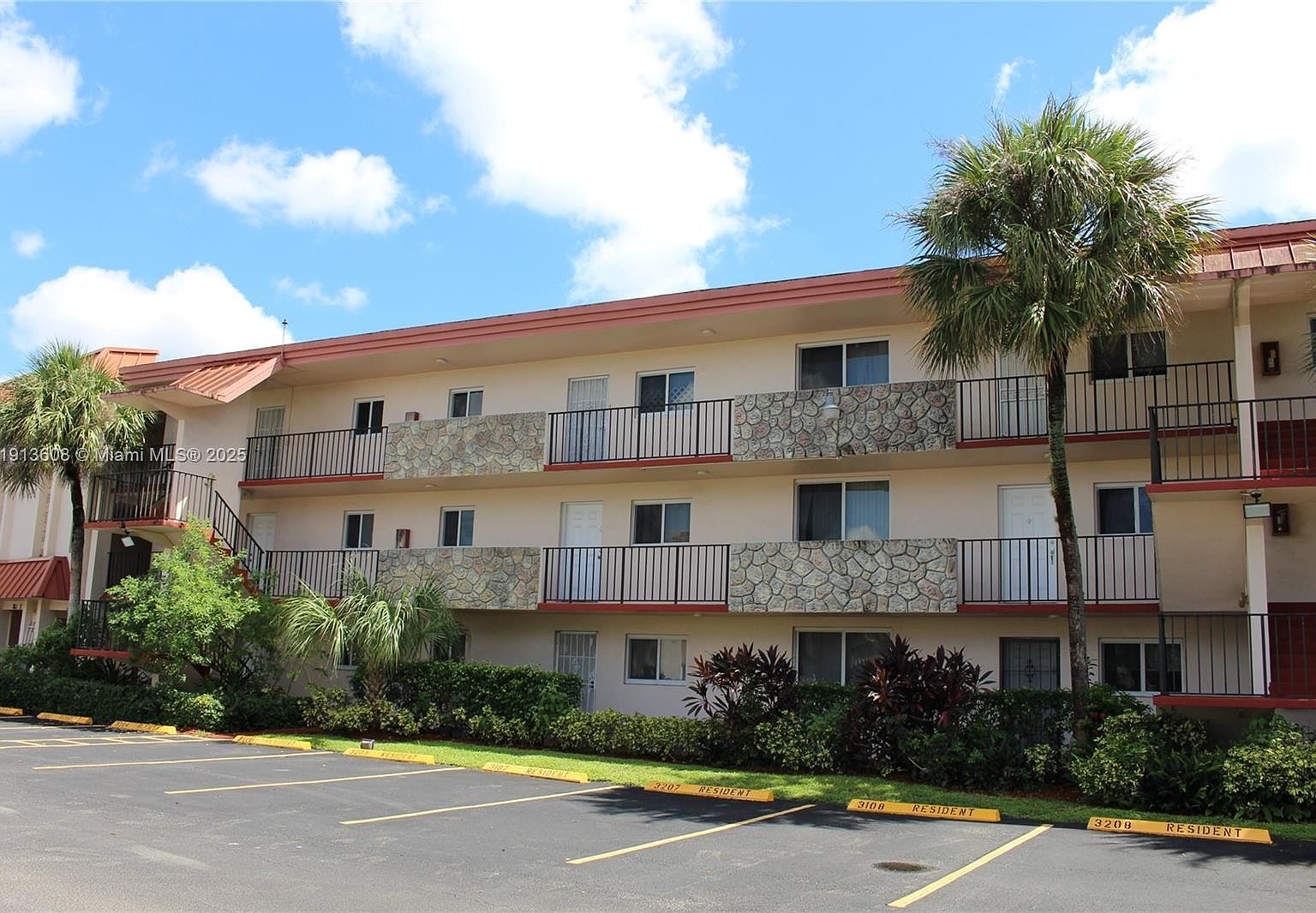 1080 Del Lago Cir APT 202 Fort Lauderdale, FL 33313 - Thumbnail 3