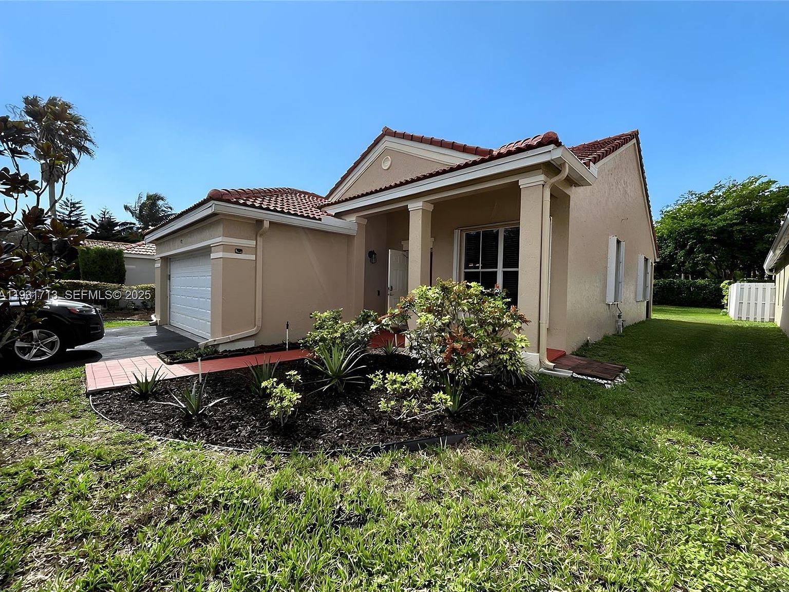 807 Sand Creek Cir Weston, FL 33327 - Thumbnail 3
