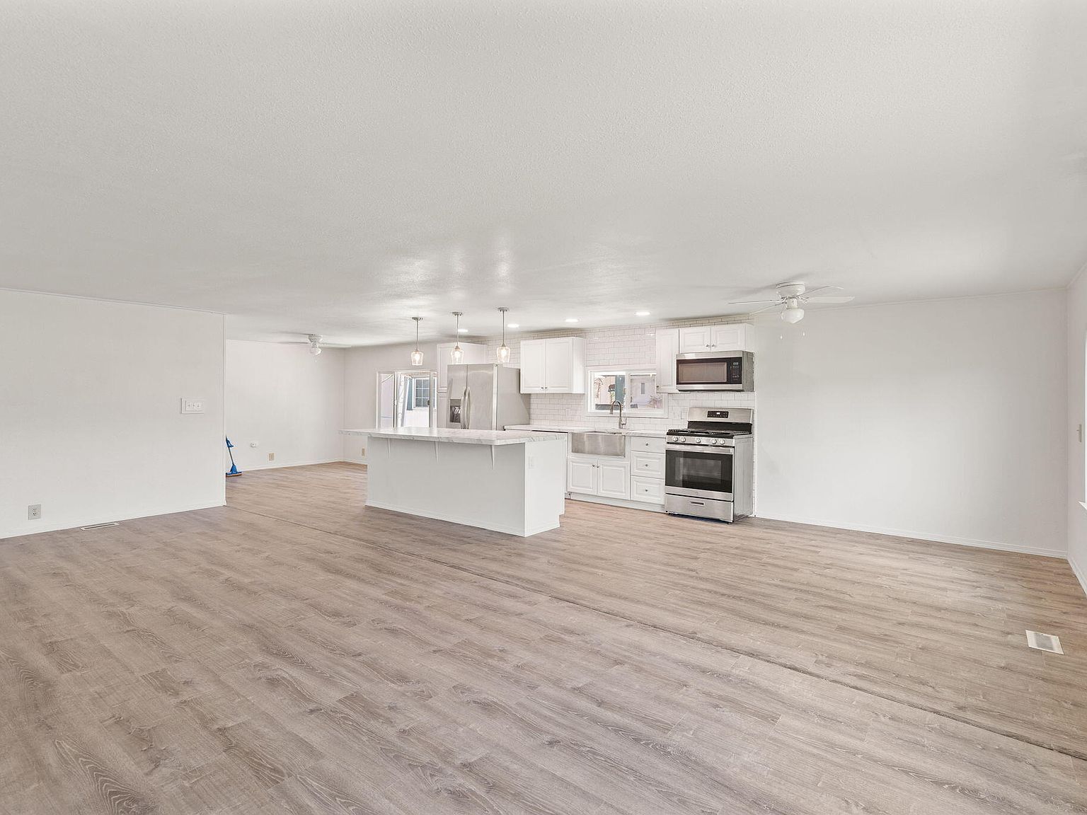 311 Bandy Way Grants Pass, OR 97526 - Thumbnail 3