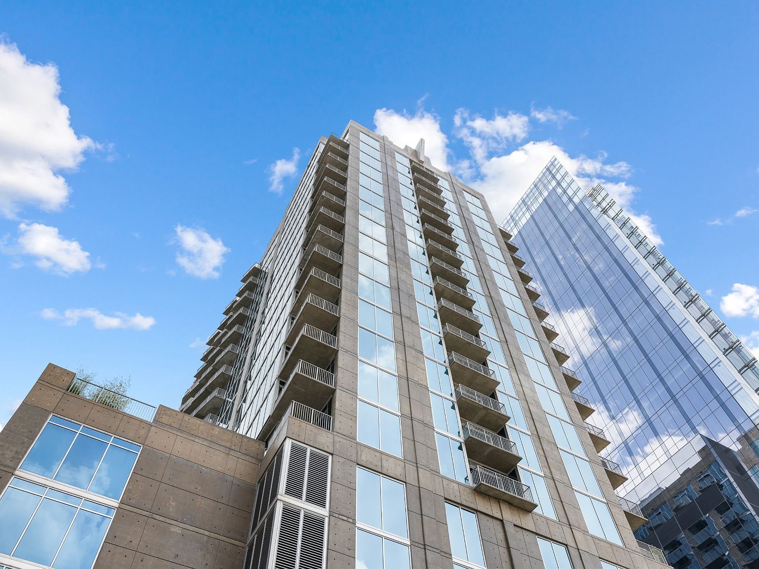 301 Demonbreun St UNIT 1307 Nashville, TN 37201 - Thumbnail 3