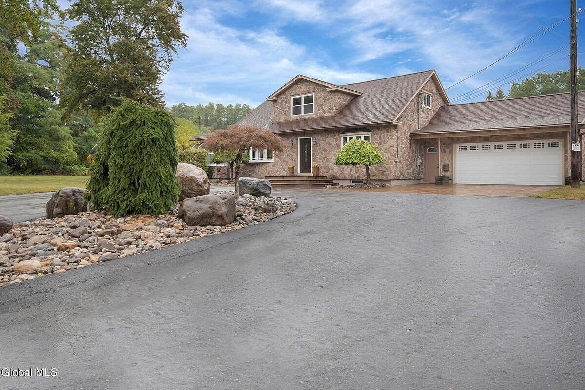 200 Maeotsa Ln Guilderland, NY 12009 - Thumbnail 3