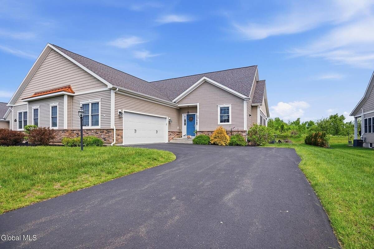 13 Elena Ct Mechanicville, NY 12118 - Thumbnail 3