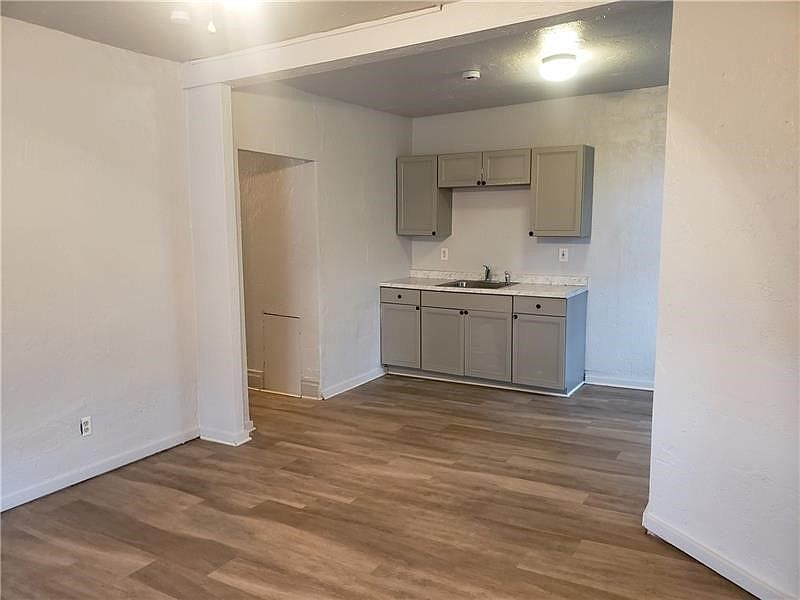 3 Camp Ave Braddock, PA 15104 - Thumbnail 3