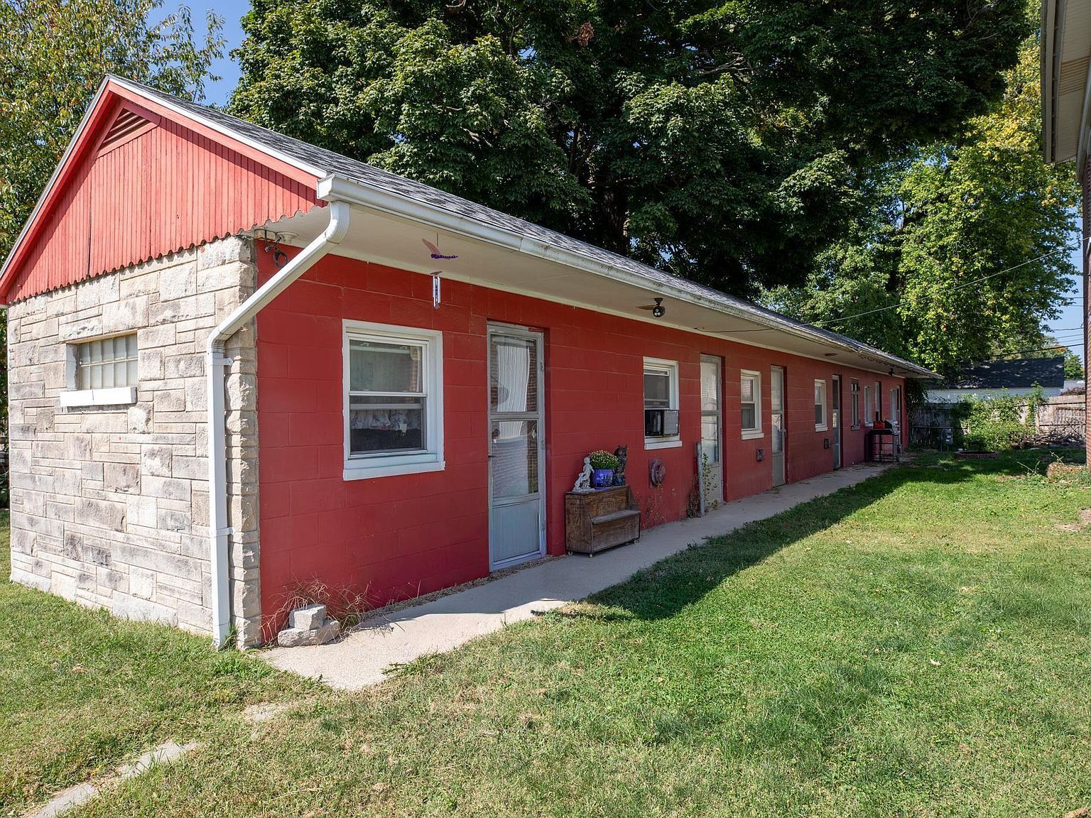 202 W Center St Bourbon, IN 46504 - Thumbnail 3