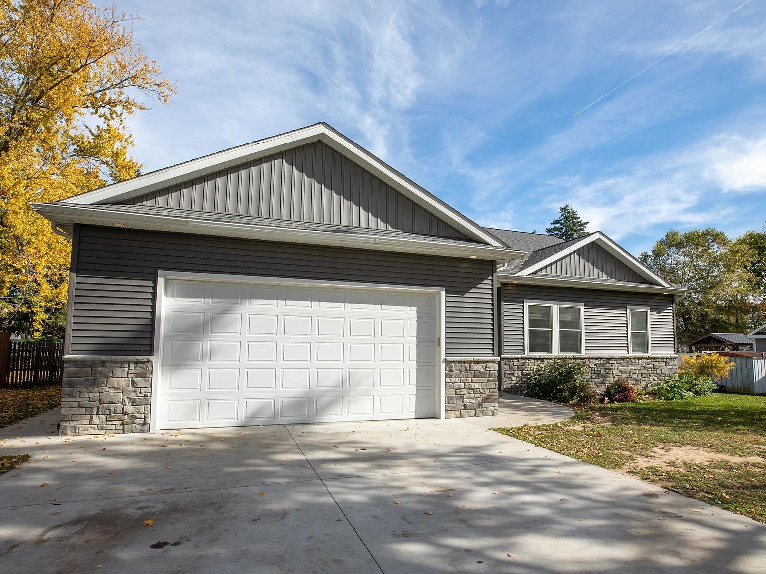 606 N Thayer St Bourbon, IN 46504 - Thumbnail 3