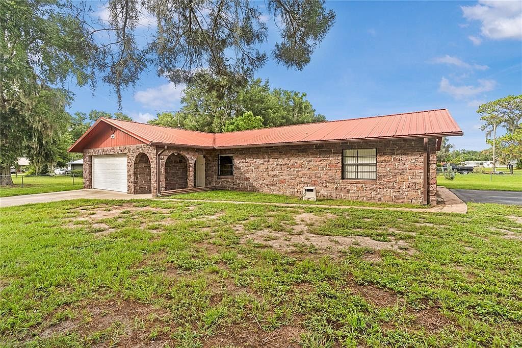 2047 County Road 446 Lake Panasoffkee, FL 33538 - Thumbnail 3