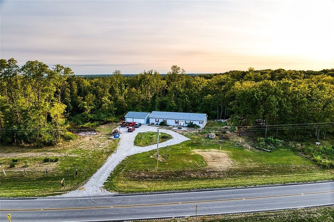 18370 E Terre Haute Rd Paris, IL 61944 - Thumbnail 3