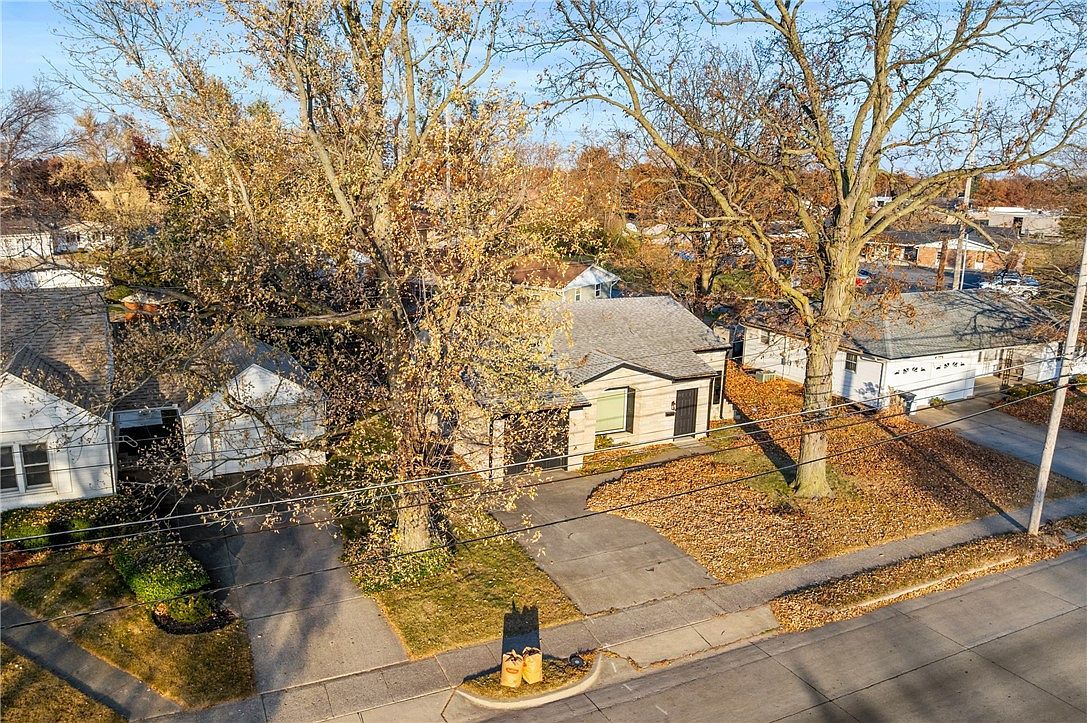 643 E Court St Paris, IL 61944 - Thumbnail 3