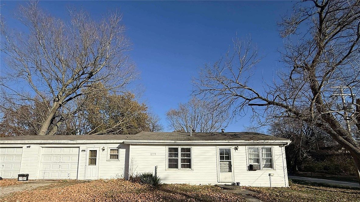 1202 Tucker Beach Rd Paris, IL 61944 - Thumbnail 3