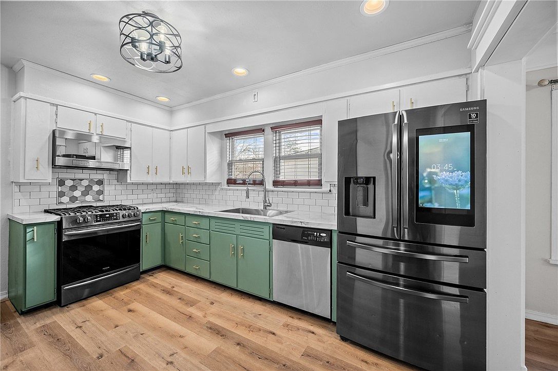 914 N Main Paris, IL 61944 - Thumbnail 3