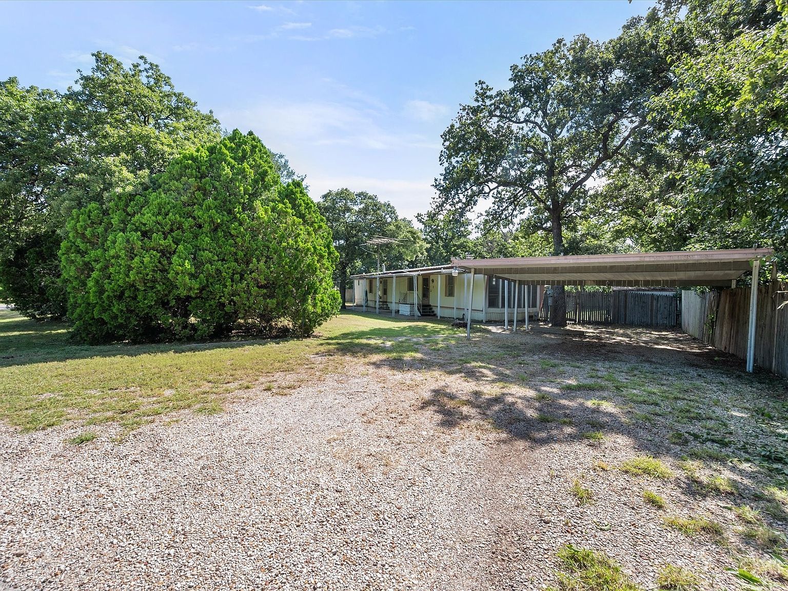 12109 Lunar Ln Burleson, TX 76028 - Thumbnail 3