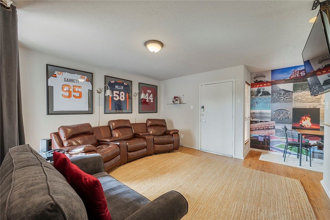 1901 Holleman Dr W APT 504 College Station, TX 77840 - Thumbnail 3