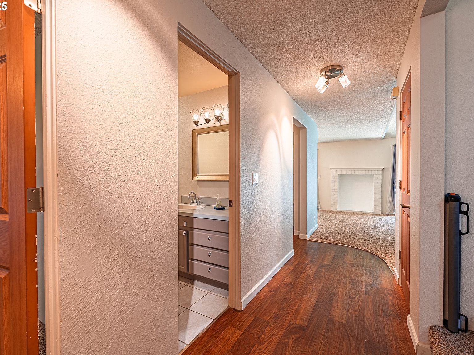 2111 Hawkins Ln Eugene, OR 97405 - Thumbnail 3