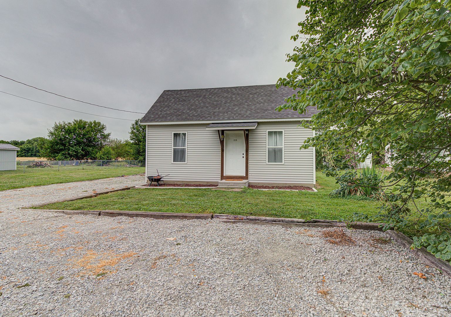 219 S Missouri St Atwood, IL 61913 - Thumbnail 3