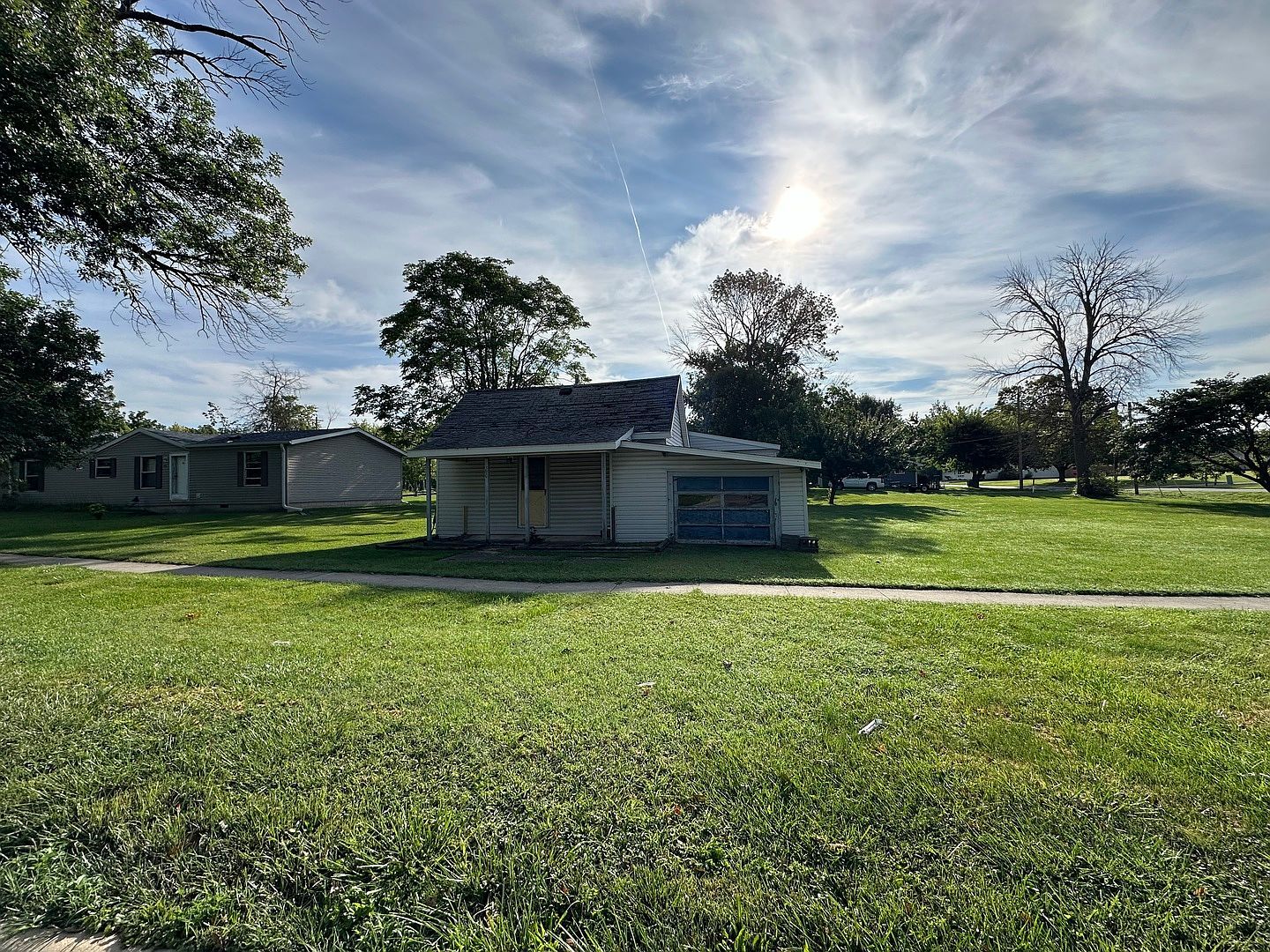 320 S Main St Atwood, IL 61913 - Thumbnail 3