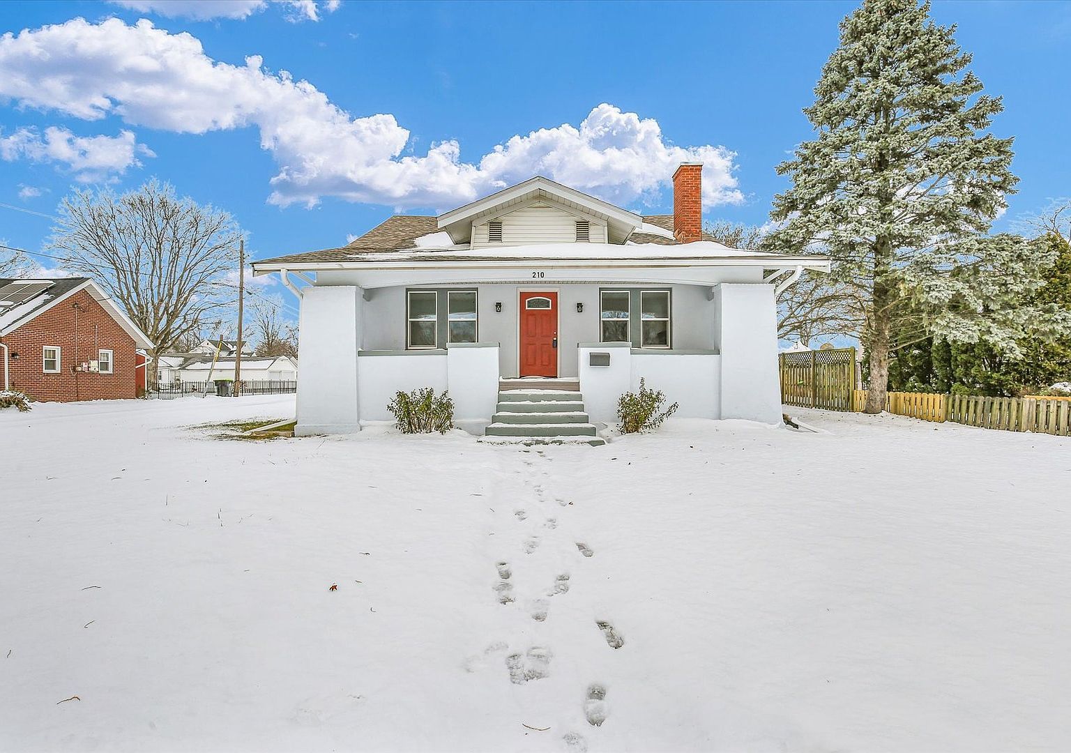 210 E Newkirk St Tuscola, IL 61953 - Thumbnail 3