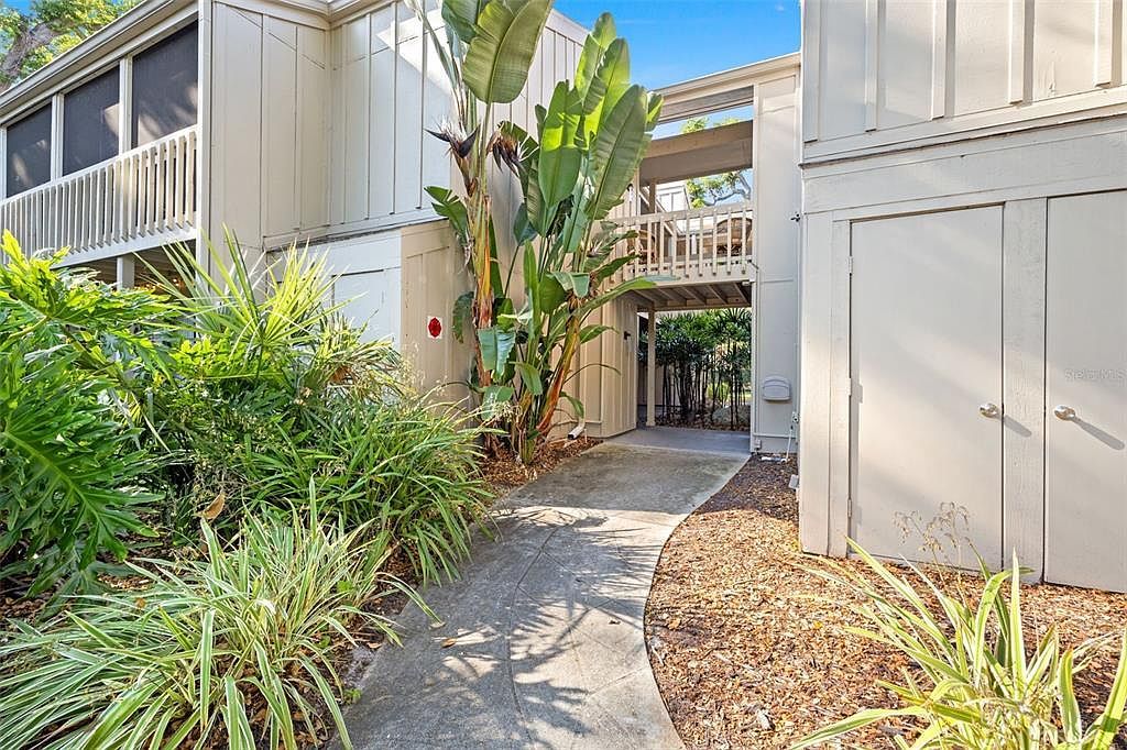 2200 Bahia Vista St APT B8 Sarasota, FL 34239 - Thumbnail 3