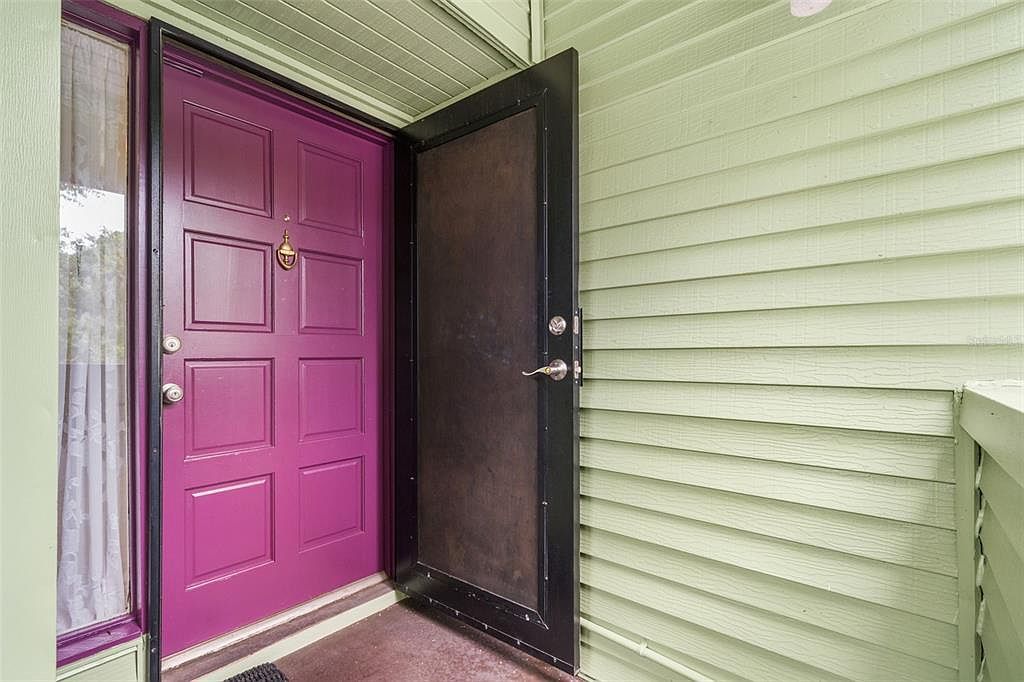 4138 Pinelake Ln APT 201 Tampa, FL 33618 - Thumbnail 3