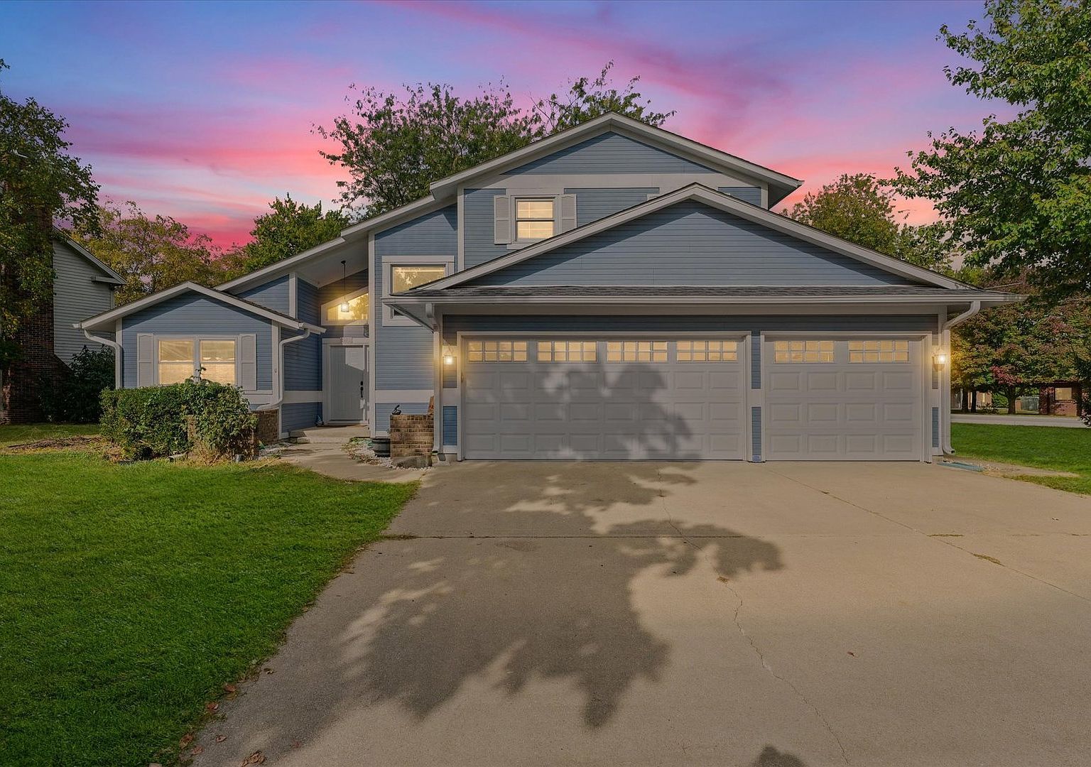 2401 Lakewood Dr Champaign, IL 61822 - Thumbnail 3