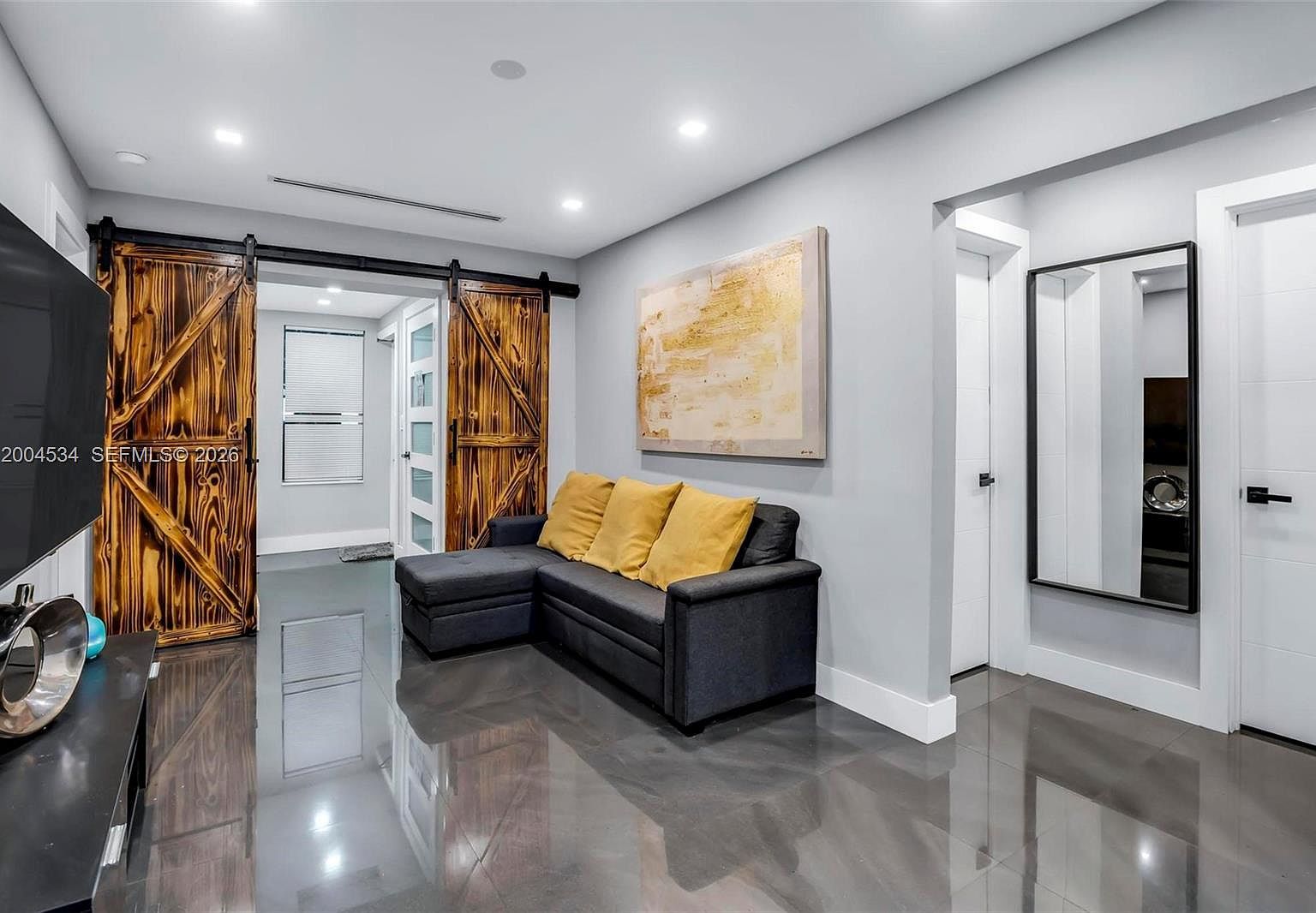 1741 NW 44th St Miami, FL 33142 - Thumbnail 3