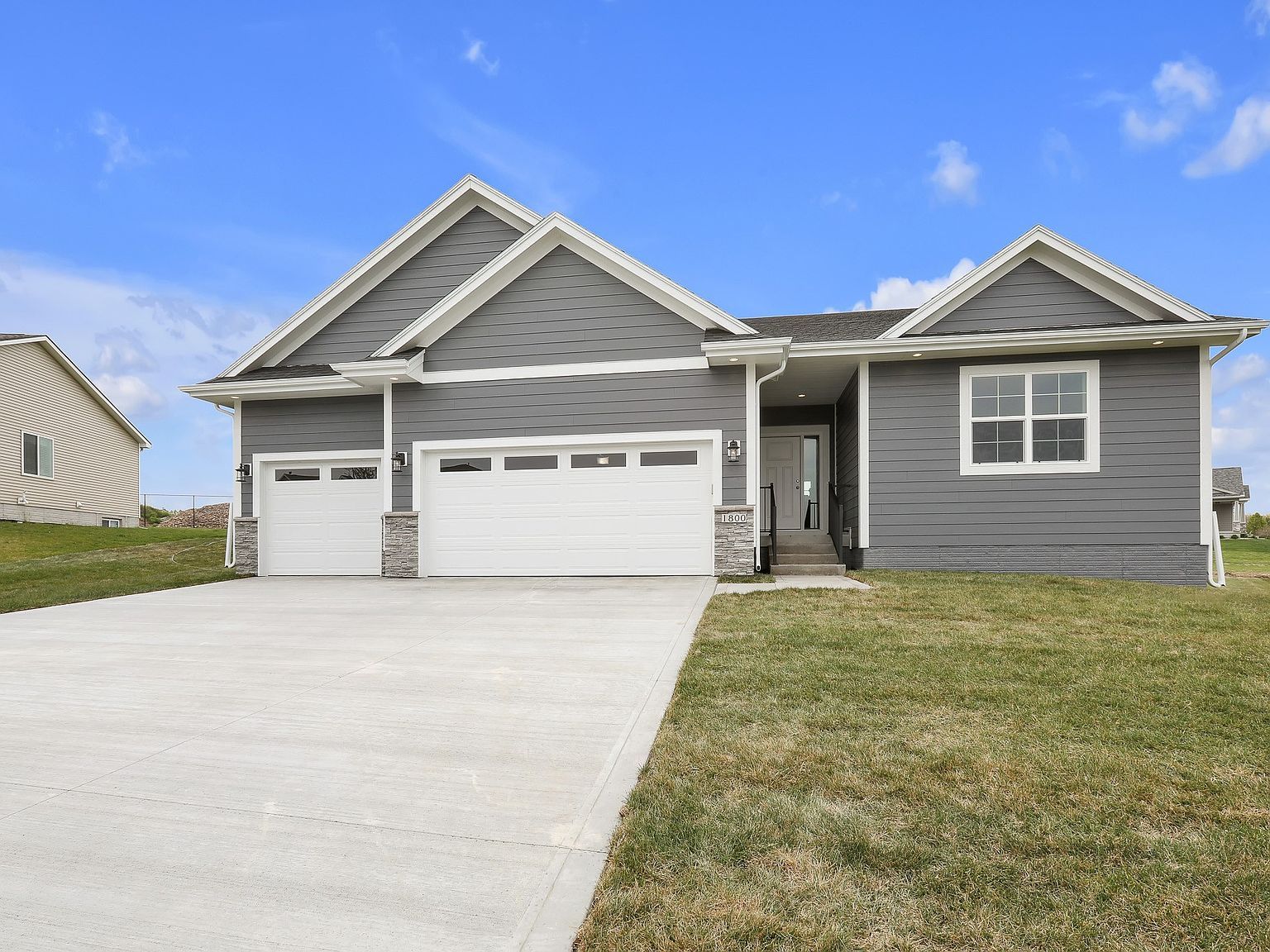 1800 Lakeview Dr Pella, IA 50219 - Thumbnail 3