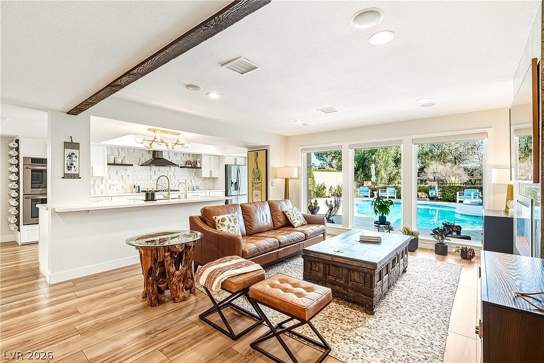 2930 Bel Air Dr Las Vegas, NV 89109 - Thumbnail 3