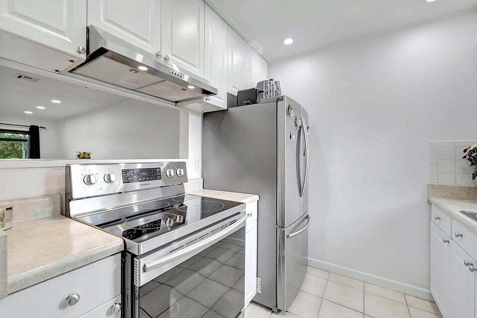 5903 Channel Dr Greenacres, FL 33463 - Thumbnail 3