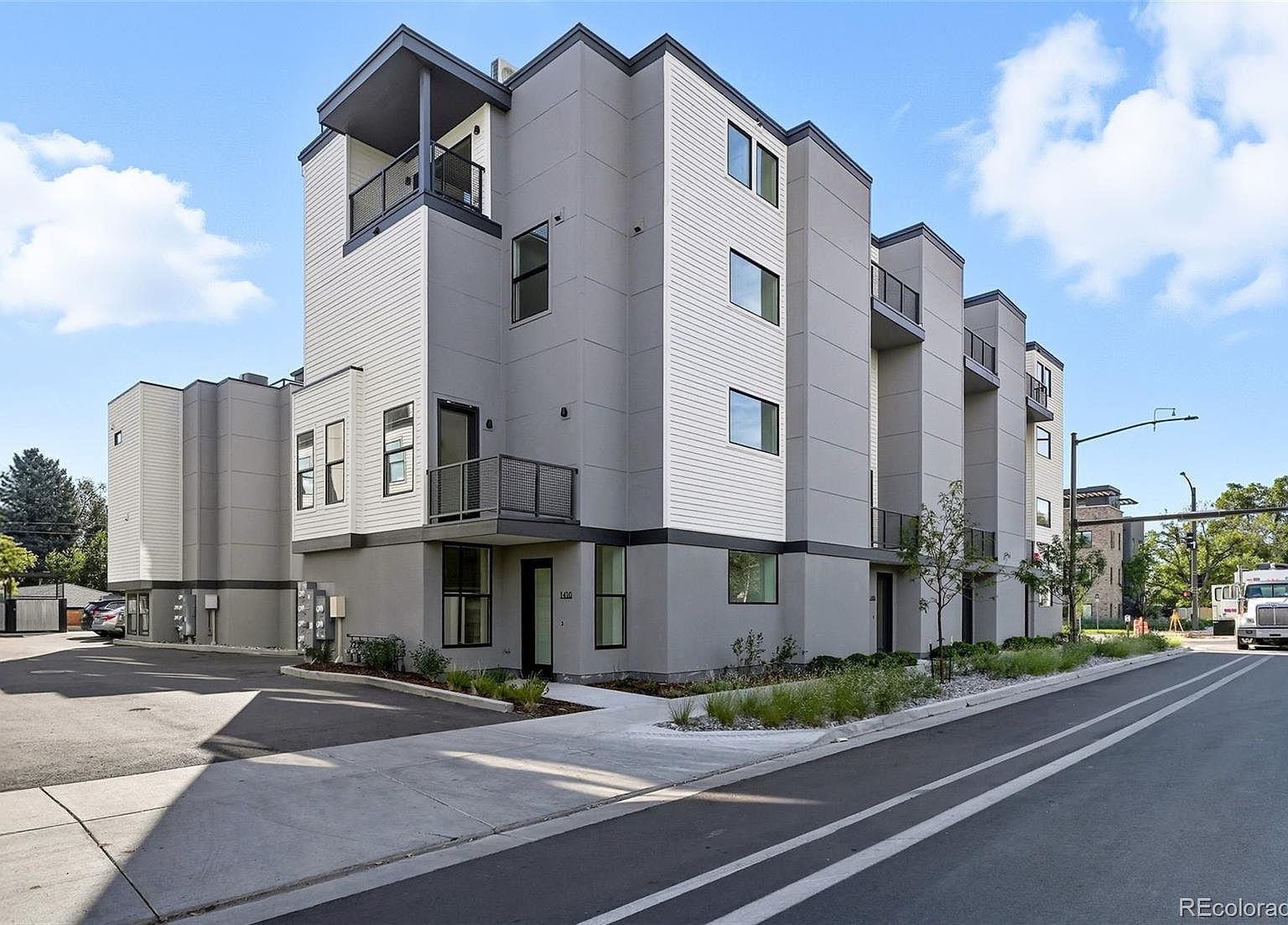 1410 Pierce St Lakewood, CO 80214 - Thumbnail 3