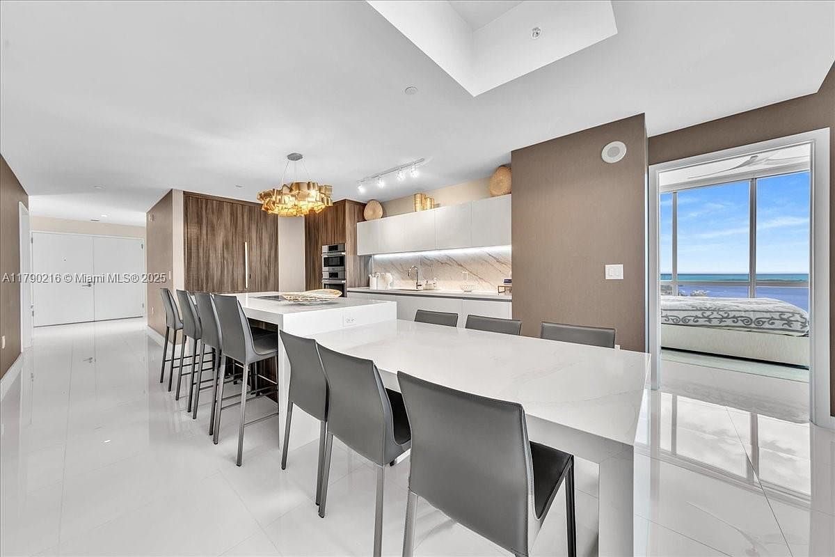 851 NE 1st Ave #3711 Miami, FL 33132 - Thumbnail 3