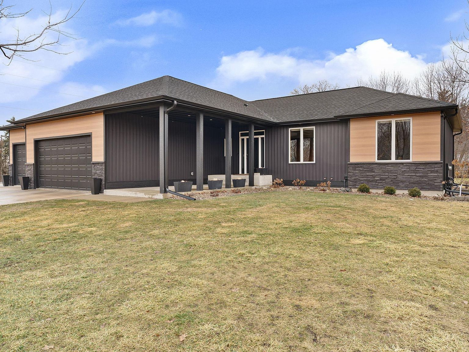 1602 26th St SW Austin, MN 55912 - Thumbnail 3