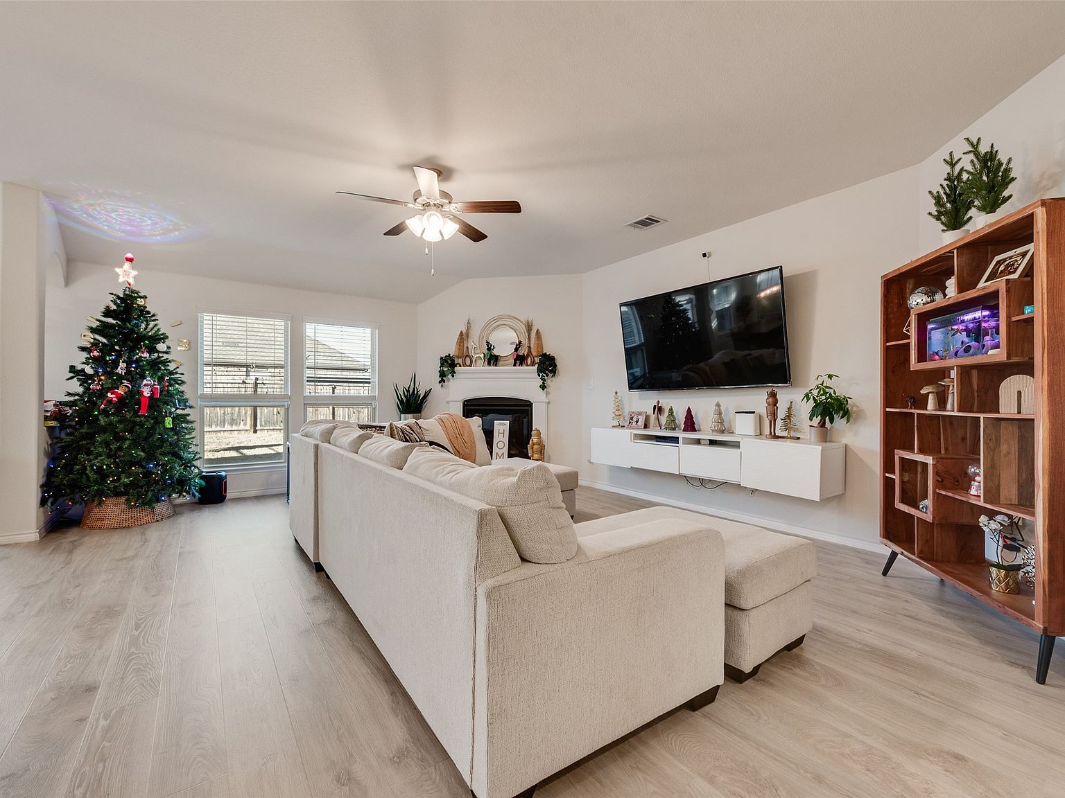 10501 Fountain Gate St Aubrey, TX 76227 - Thumbnail 3