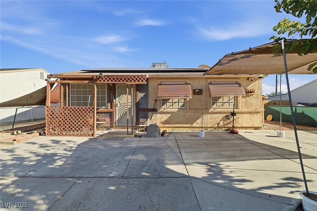 2504 Sandy Ln Las Vegas, NV 89115 - Thumbnail 3