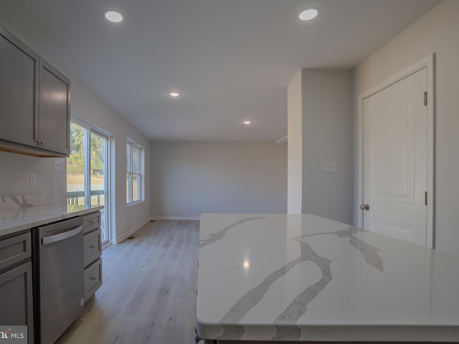 515 S Spring St Martinsburg, WV 25401 - Thumbnail 3