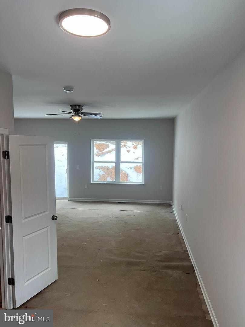 517 S Spring St Martinsburg, WV 25401 - Thumbnail 3