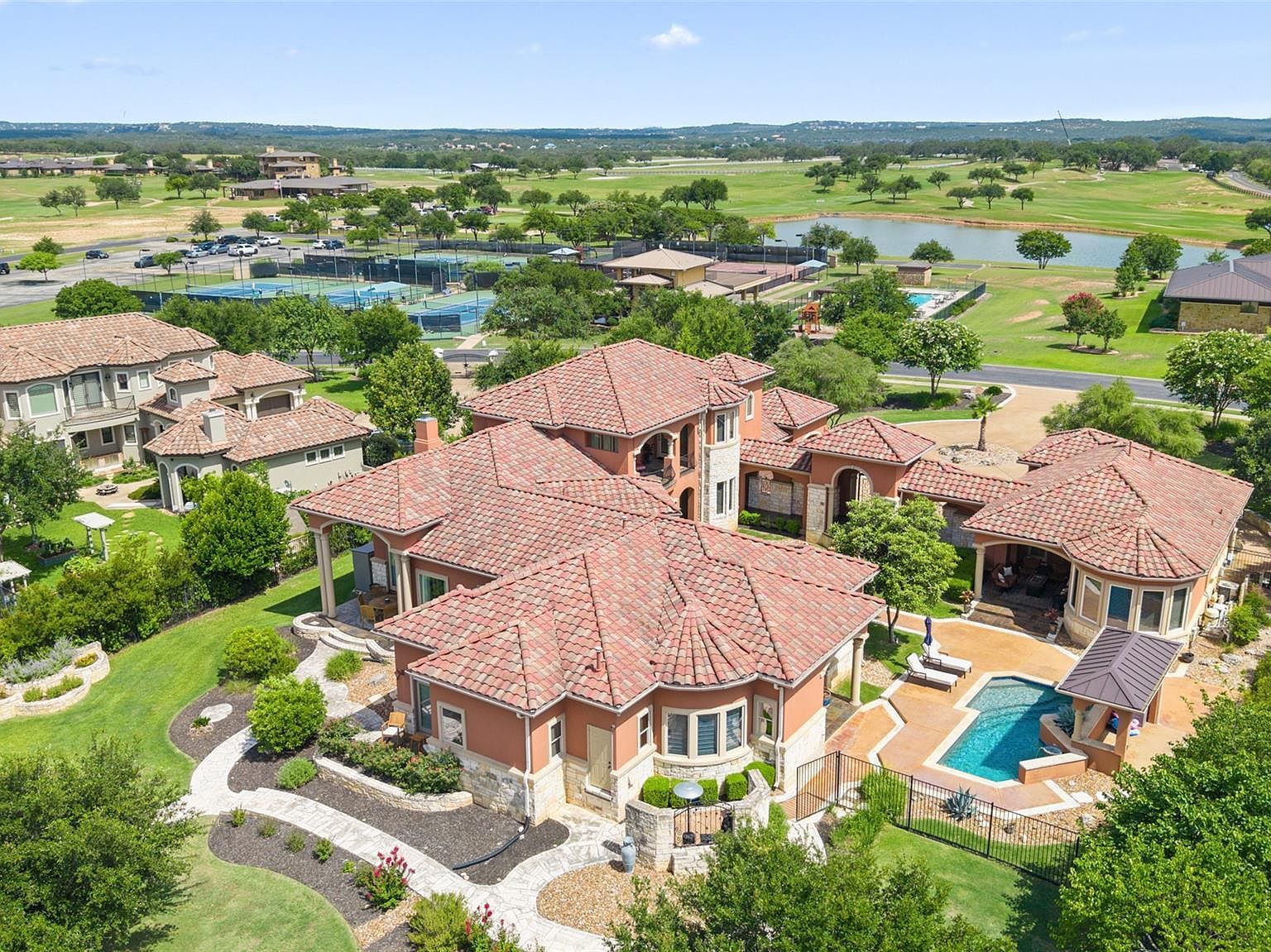 25616 Kahala Sunset Ct Spicewood, TX 78669 - Thumbnail 3