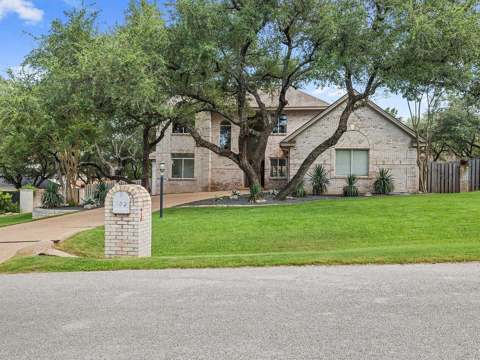 103 El Norte Ct Lakeway, TX 78734 - Thumbnail 3