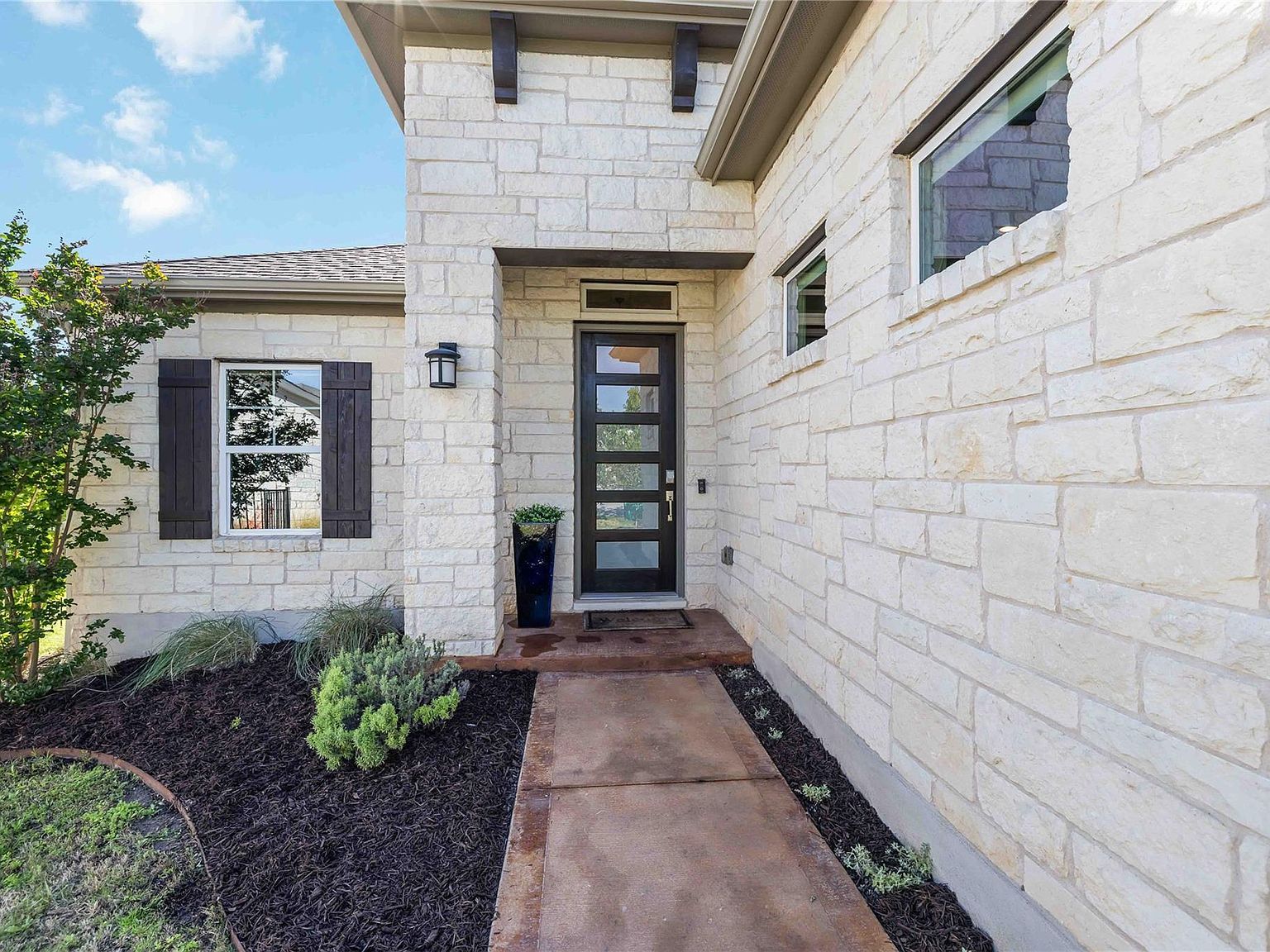237 Abbeyville Walk Lakeway, TX 78738 - Thumbnail 3