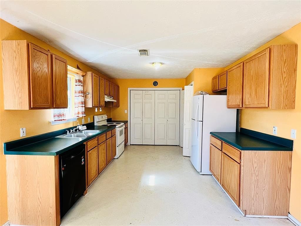 2105 W Gillis Ave Cameron, TX 76520 - Thumbnail 3