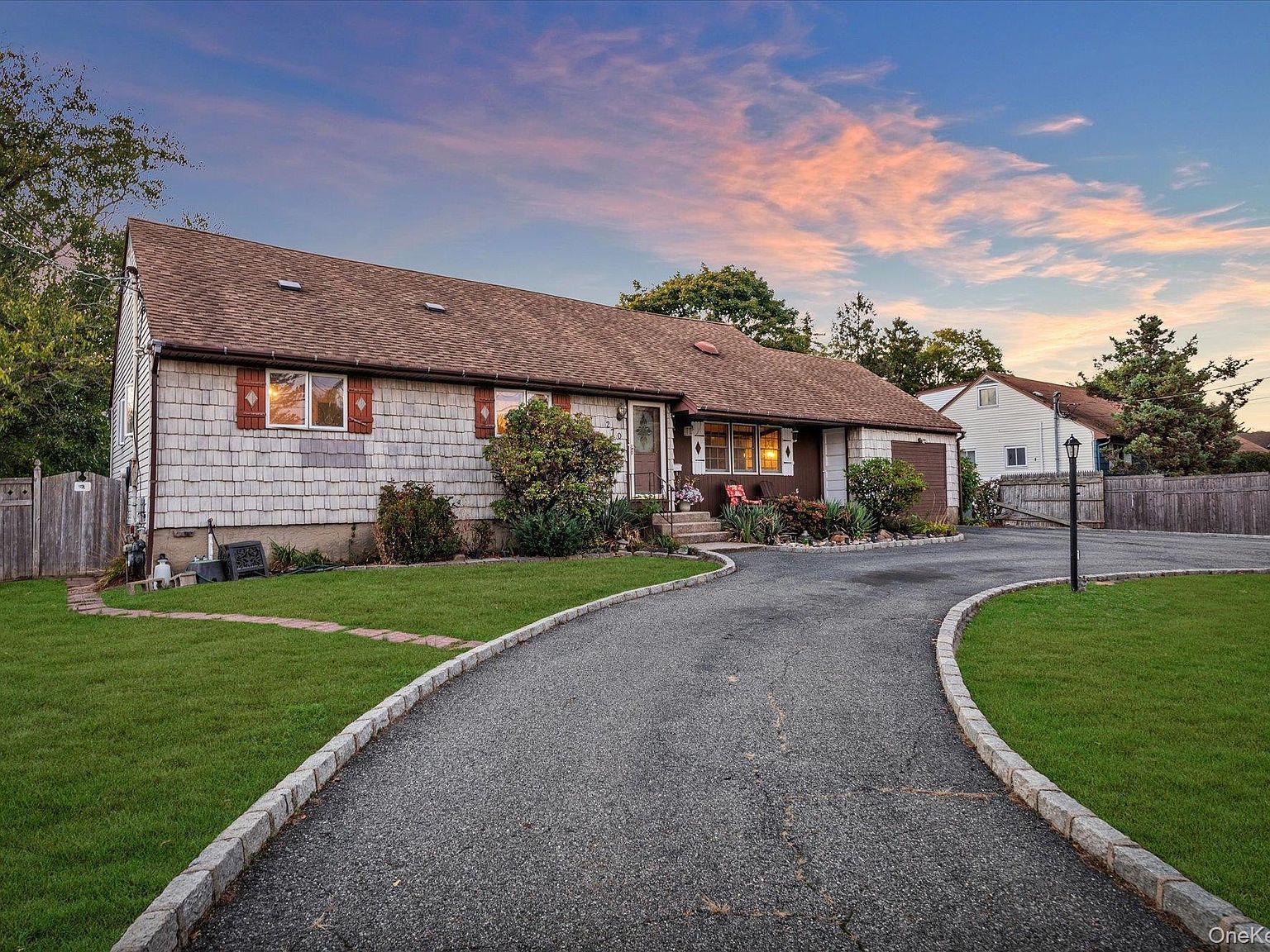 270 Smith Ave Islip, NY 11751 - Thumbnail 3