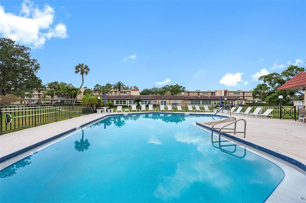 12200 Vonn Rd APT 6B Largo, FL 33774 - Thumbnail 3