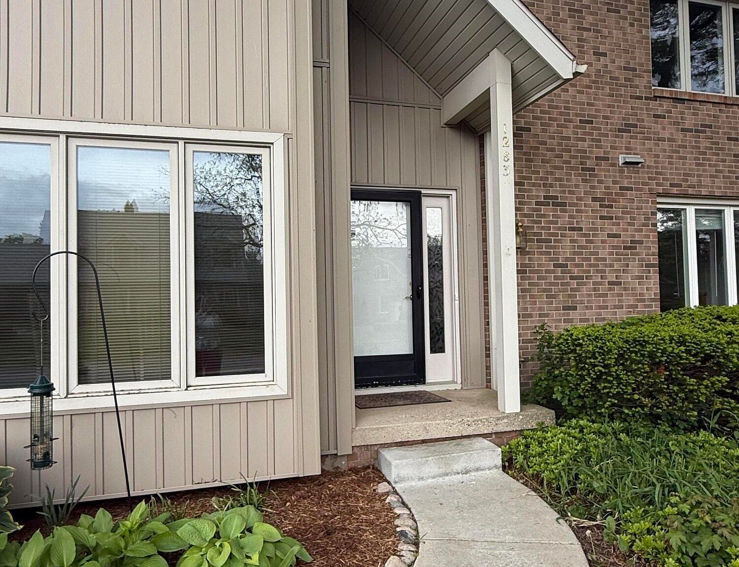 1283 Chartwell Carriage Way N East Lansing, MI 48823 - Thumbnail 3