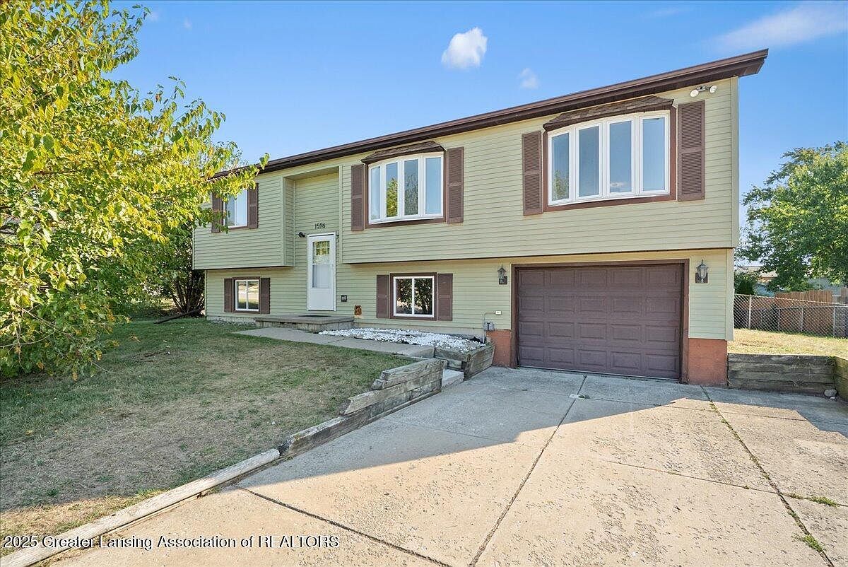 1596 Berkley Dr Holt, MI 48842 - Thumbnail 3