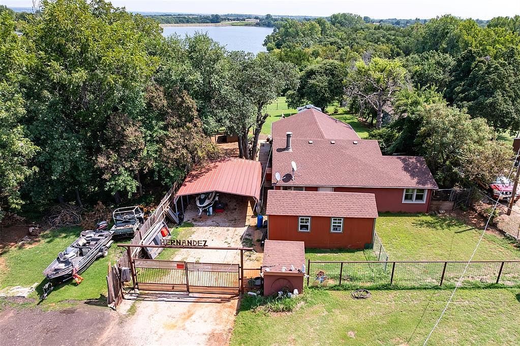 10955 Carriage St Hinton, OK 73047 - Thumbnail 3