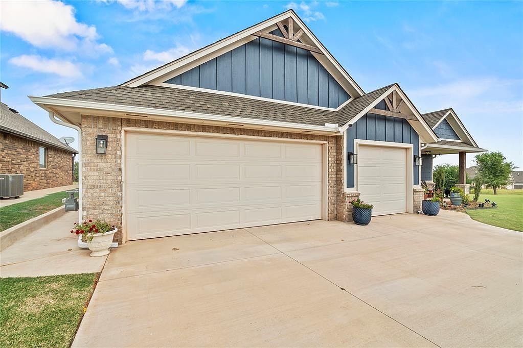 2253 N Peyton Ct Mustang, OK 73064 - Thumbnail 3