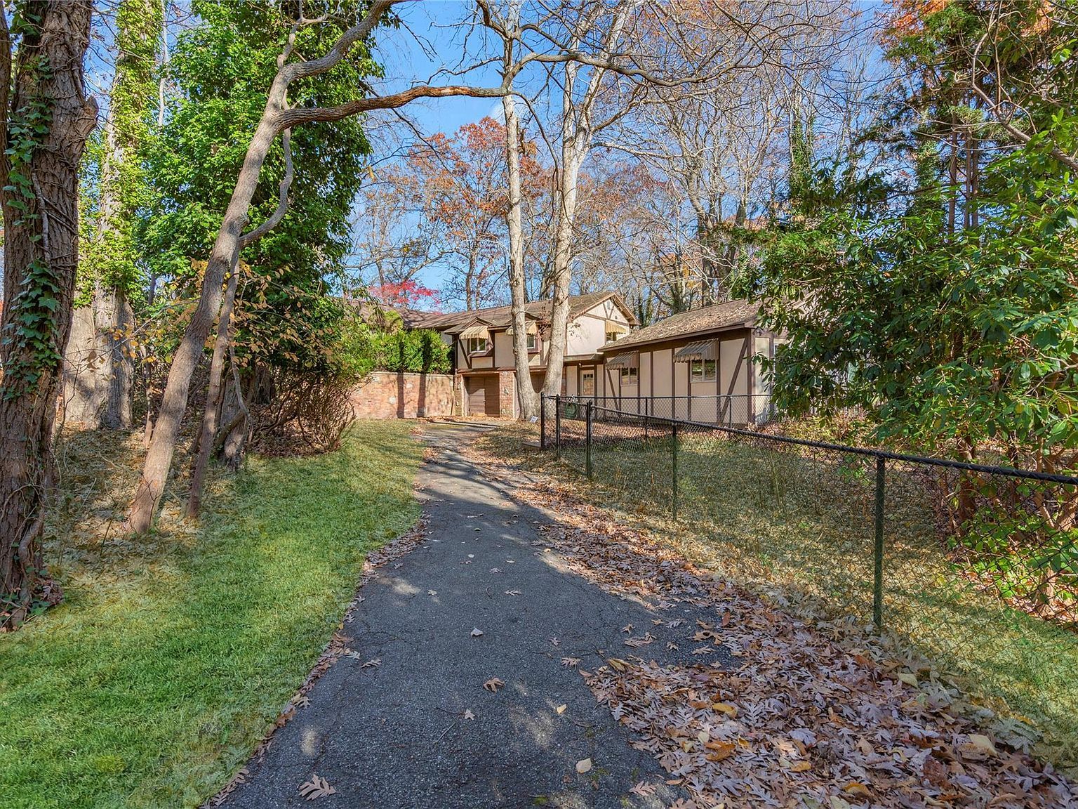 114 Oakwood Dr Wading River, NY 11792 - Thumbnail 3