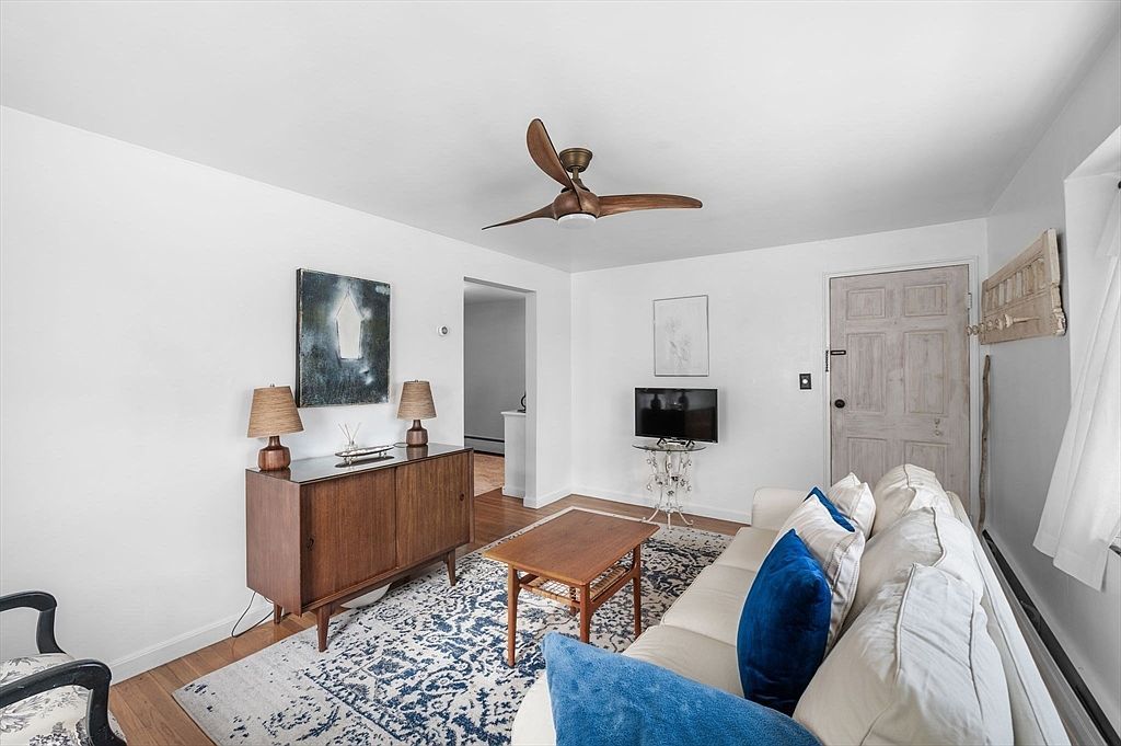 1 Boardman St APT 6 Salem, MA 01970 - Thumbnail 3