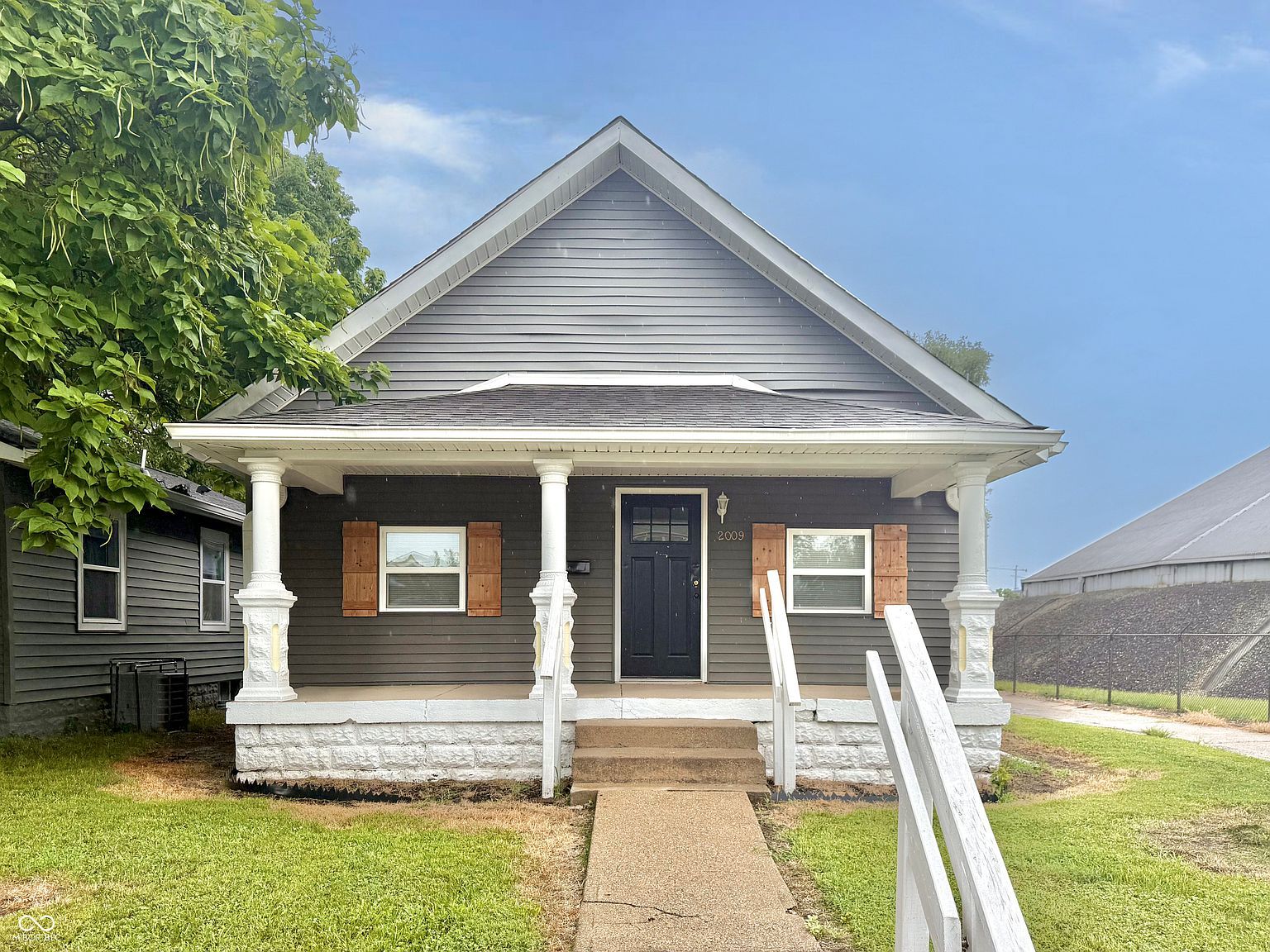 2009 Gent Ave Indianapolis, IN 46202 - Thumbnail 3