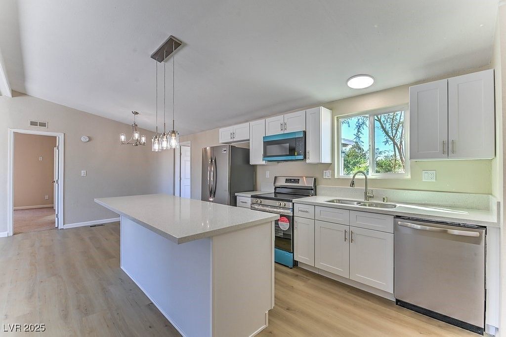 891 Julia St Pahrump, NV 89048 - Thumbnail 3