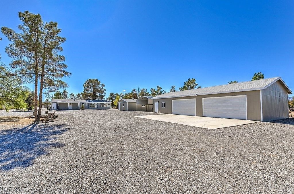 1860 Bank Ave Pahrump, NV 89048 - Thumbnail 3