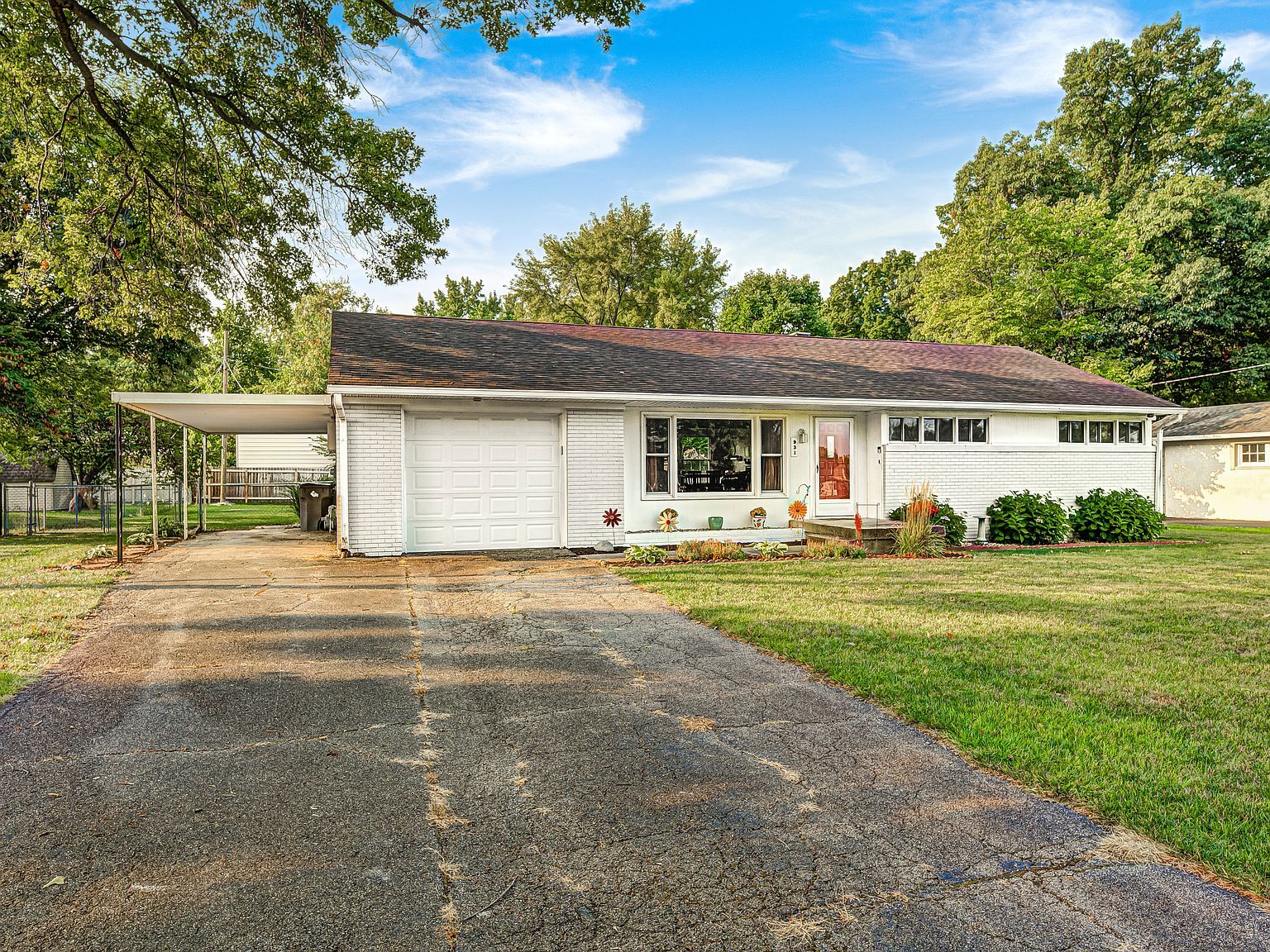 931 Maynard Dr Indianapolis, IN 46227 - Thumbnail 3